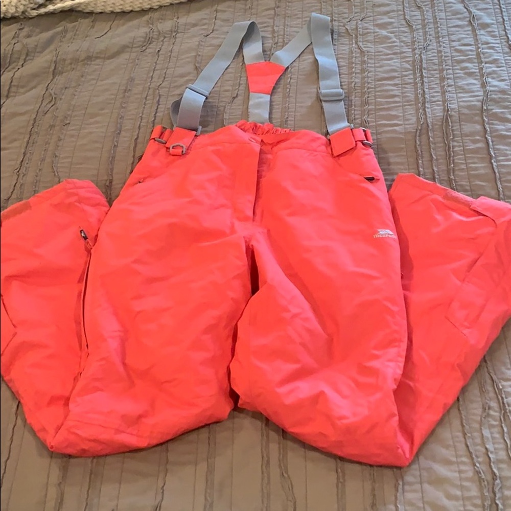 Women’s ski pants
